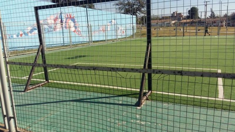 Trabajos de mantenimiento en la Plaza “Raúl Alfonsín”