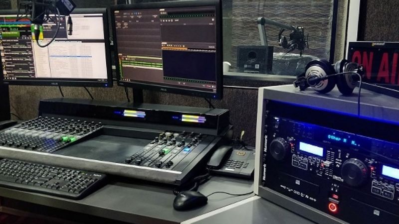 Invitan a las radios a sumarse a la promoción de la lectura