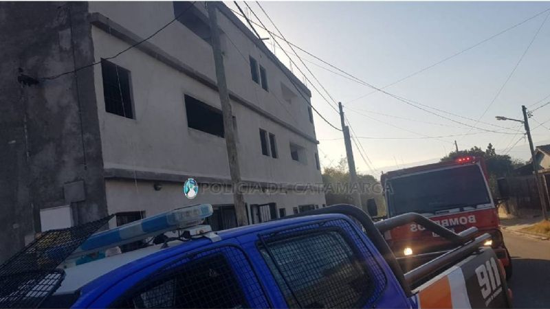 Se prendió fuego el sofá en un departamento