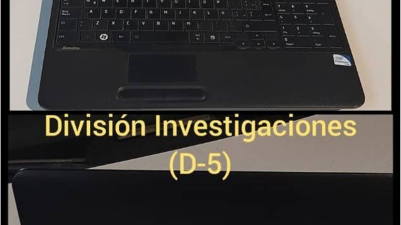 Devolvió a policías una notebook que había sido robada