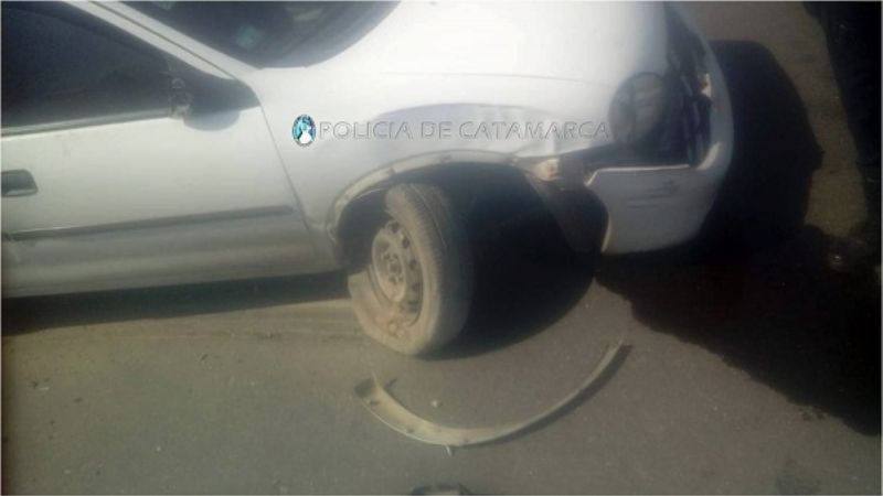 Automovilista impactó contra una columna de cemento