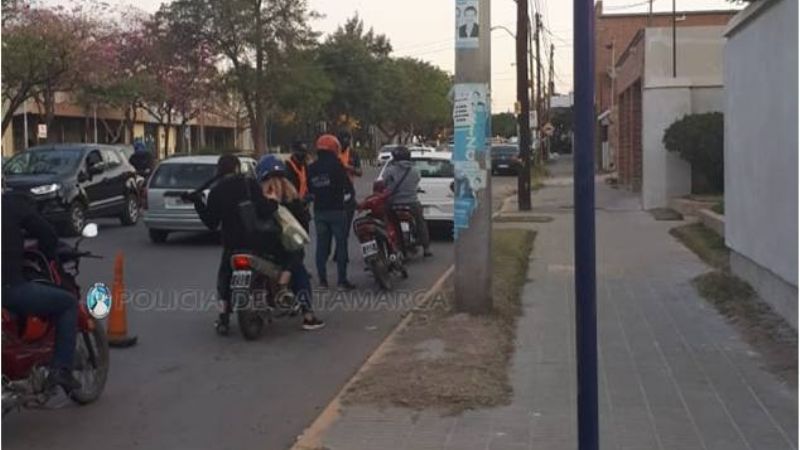 Secuestran 15 vehículos y arrestan a un joven que quiso escapar del control