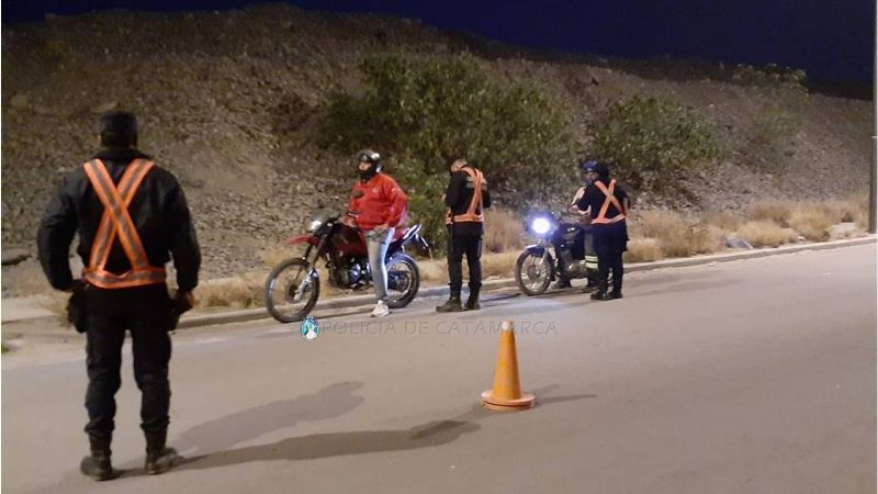 Secuestran 15 vehículos y arrestan a un joven que quiso escapar del control