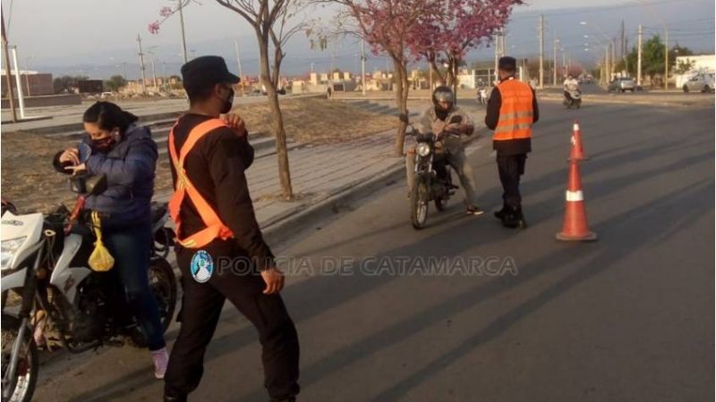 Secuestran 15 vehículos y arrestan a un joven que quiso escapar del control