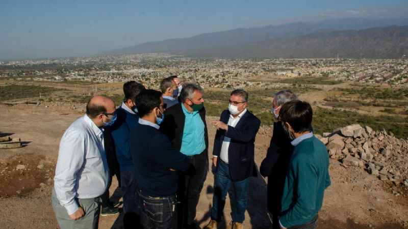 El equipo de gobierno recorrió obras que solucionarán problemas de agua