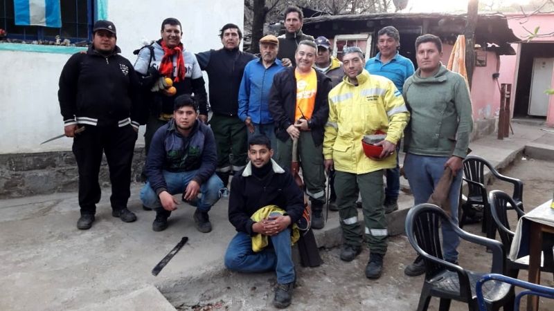 Brigadistas y una lucha sin fin: no cesan los incendios forestales