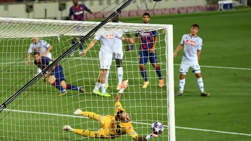 Gol de Messi a Napoli, el mejor de la Champions