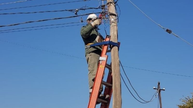 Dos personas demoradas por conexiones clandestinas