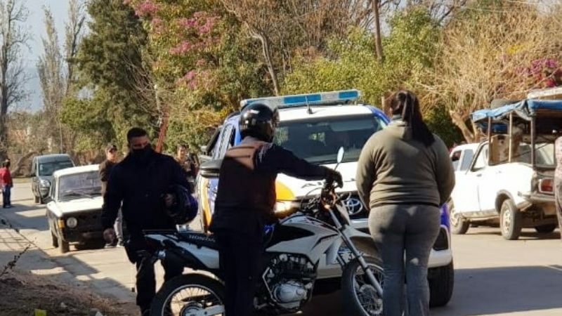 Dos personas demoradas por conexiones clandestinas