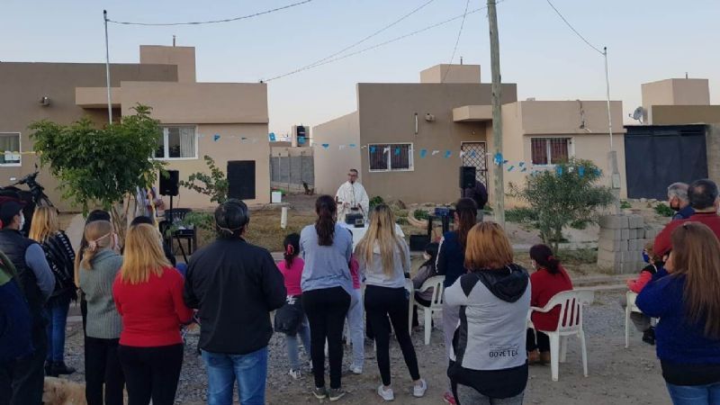 Con una misa, inician obra del futuro templo en Valle Chico