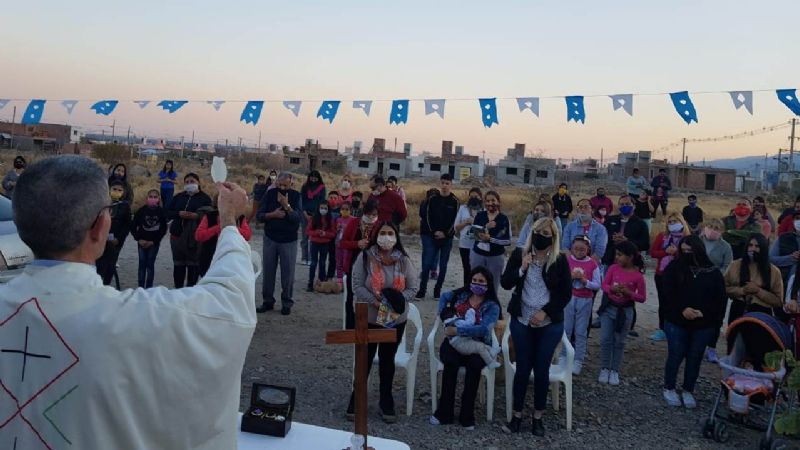 Con una misa, inician obra del futuro templo en Valle Chico