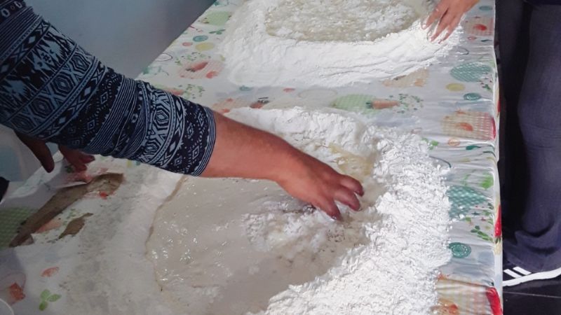 La Rama Femenina PJ elaboró pan casero solidario en Recreo