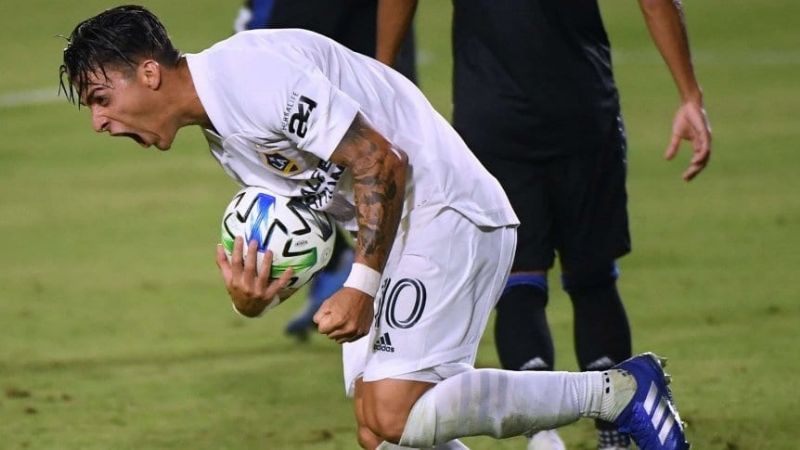 Con gol de Pavón, Guillermo le ganó el duelo a Almeyda