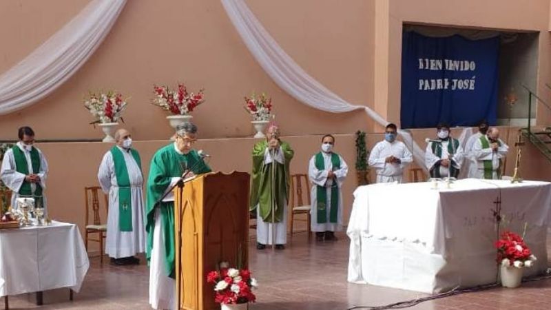 El Padre José Díaz tomó posesión de la parroquia de San Francisco de Asís