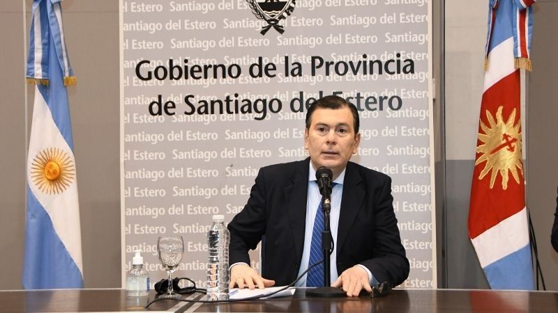 Santiago suspendió el reinico de las clases y restringen la circulación