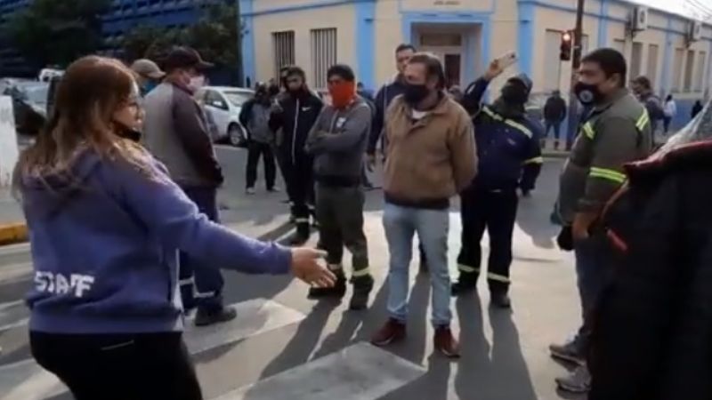 Arevalo quedó expuesto ante el reclamo de una vecina