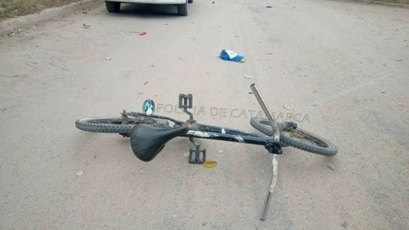 Menor en moto embistió a un ciclista