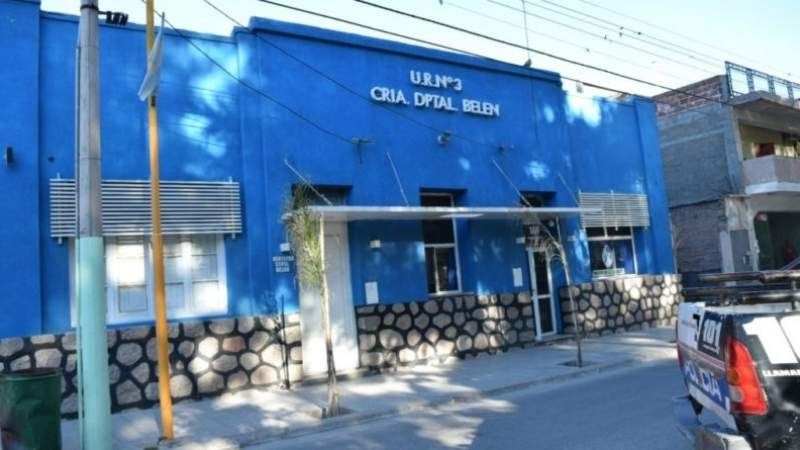 Joven conducía en estado de ebriedad y chocó contra un árbol