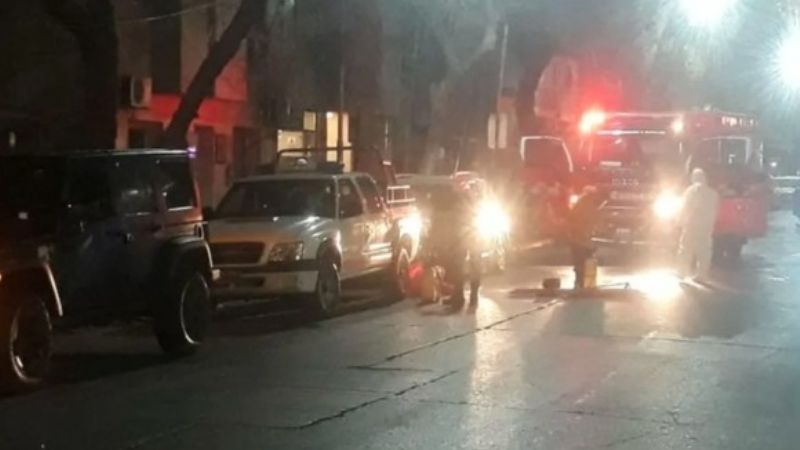 Un muerto al incendiarse hotel donde aislaban a repatriados en San Juan