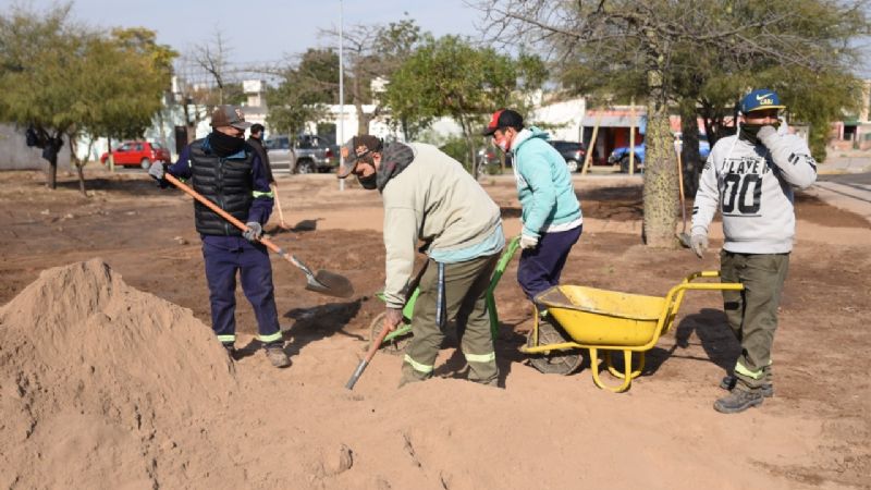 Saadi recorrió obras por los barrios