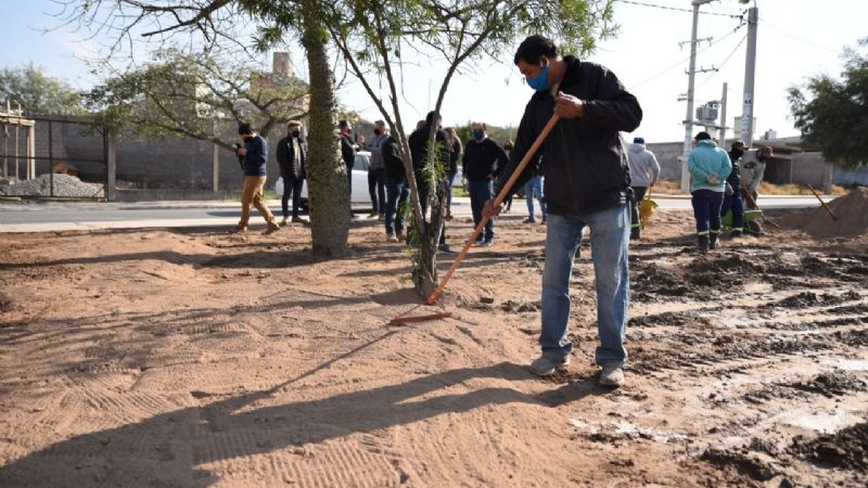 Saadi recorrió obras por los barrios