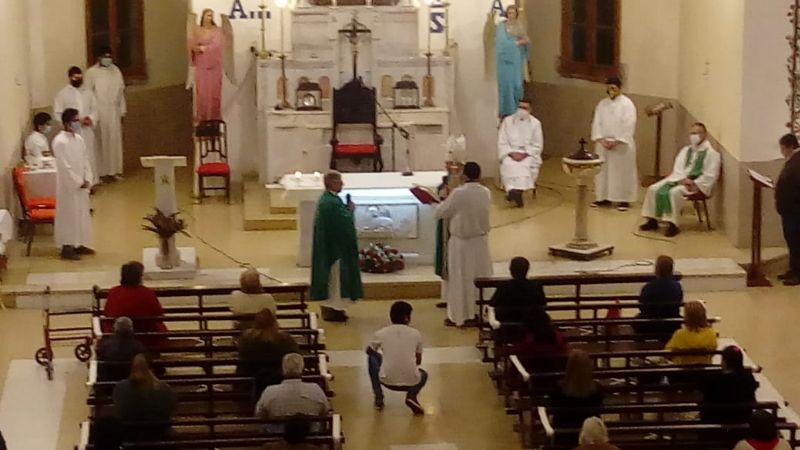 Asumió el nuevo párroco de la Sagrada Familia, en Villa Cubas