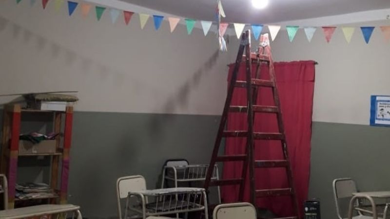 Recuperan el sistema eléctrico en cinco aulas