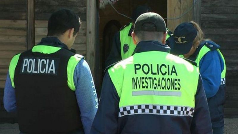 Prendió fuego y mató a su mamá, y luego se quitó la vida