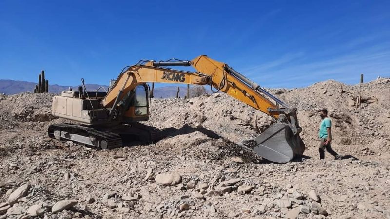 Gómez supervisó obras en el río en la Quebrada de La Campana