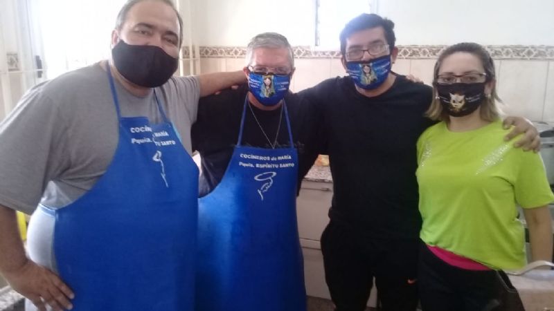 La olla solidaria sigue compartiendo alimentos a familias necesitadas