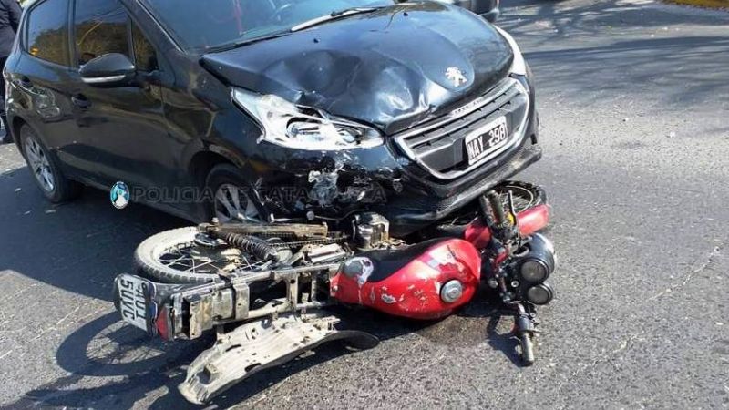Choque en avenida Belgrano y Los Legisladores
