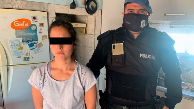 Una mujer asfixió a sus dos hijos de 2 y 6 años mientras dormían