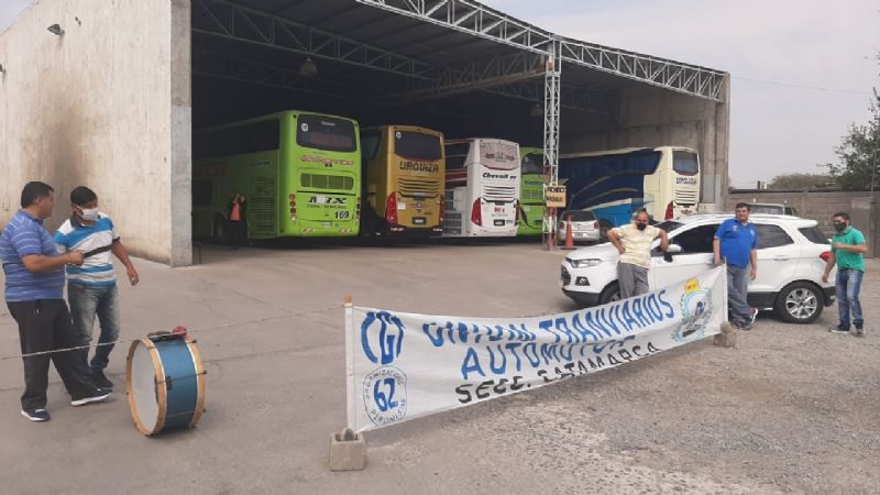 Protesta de choferes de “Gutiérrez” por falta de pago