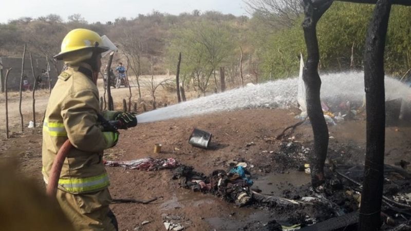 Se incendió una precaria vivienda