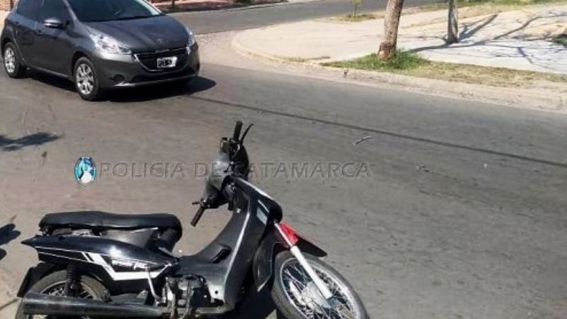 Colisionaron un auto y una moto