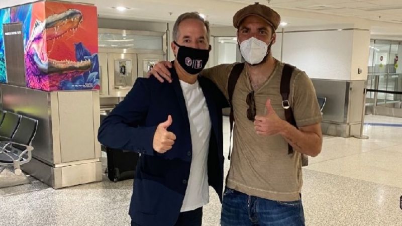 “El Pipa” recibido como “delantero y campeón de talla mundial”