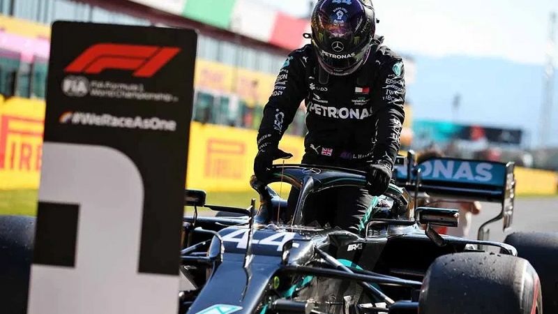 Hamilton adelante en la accidentada F1 de Mugello