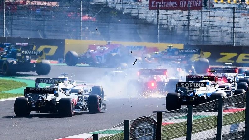 Hamilton adelante en la accidentada F1 de Mugello