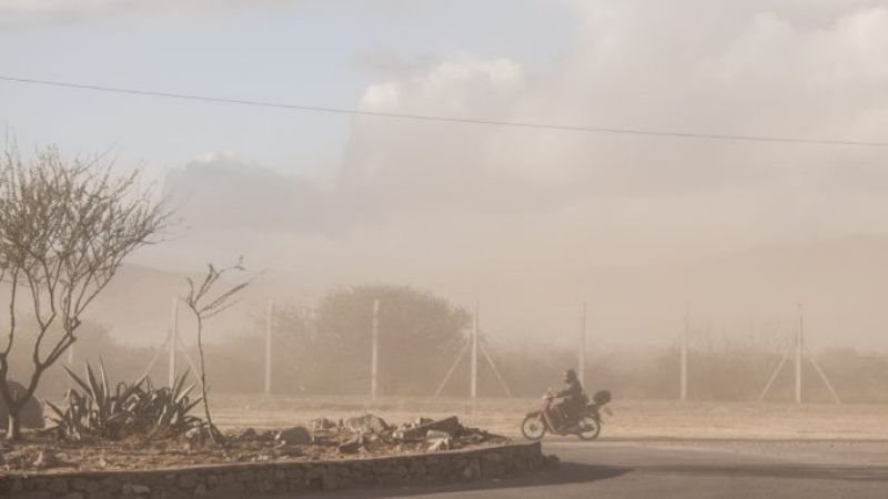 Lunes con fuerte viento