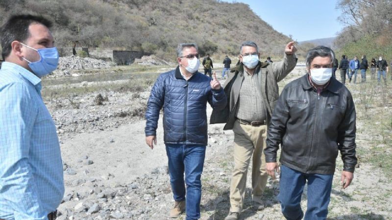 Jalil supervisó obras y entregó elementos en Paclín