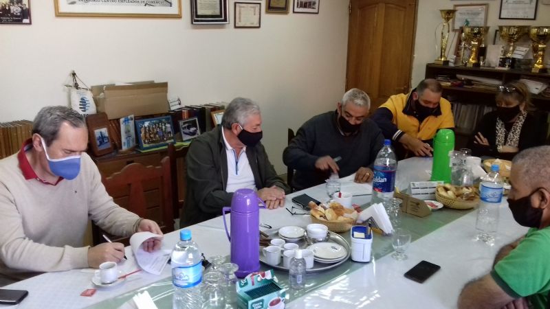 Los empleados de comercio no trabajarán el lunes 28