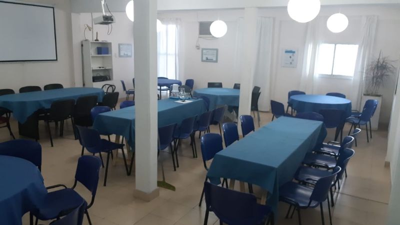 Se alquila local equipado o no para empresa u organismo