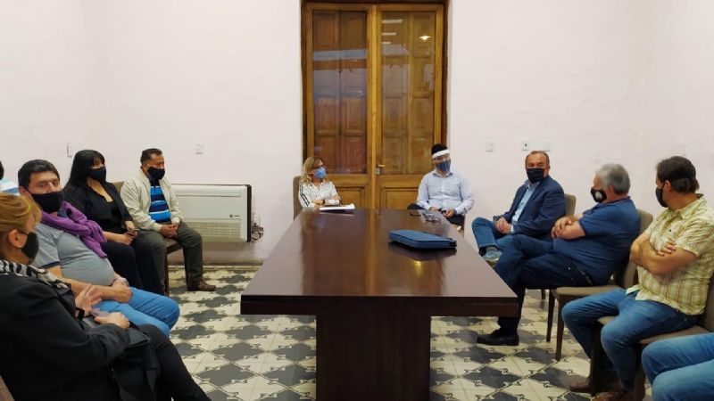 El Gobierno inició la ronda de diálogo con los gremios