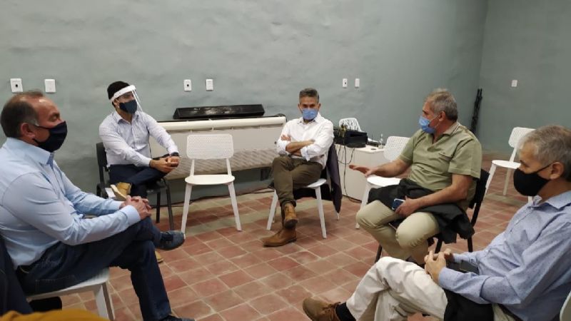 El Gobierno inició la ronda de diálogo con los gremios