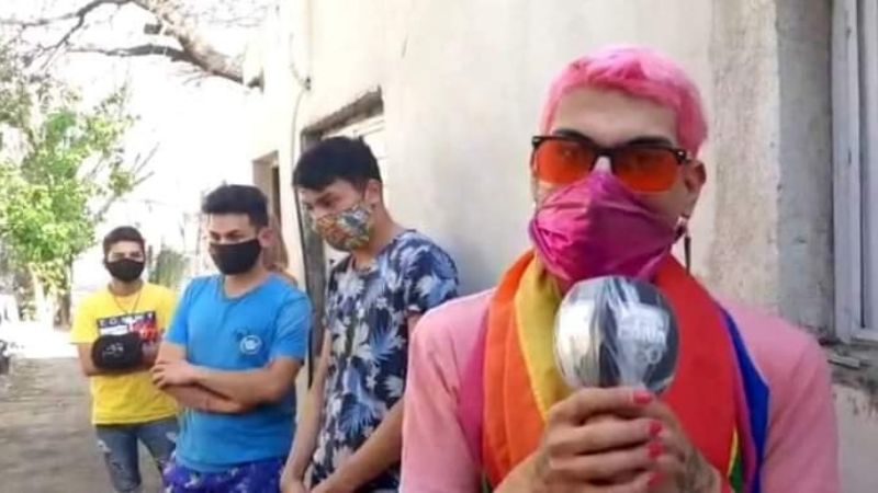 Suspenden a policías por actos discriminatorios en un operativo