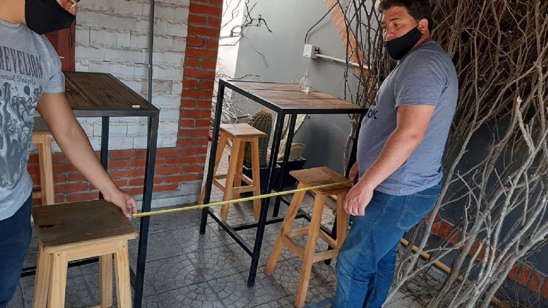 Inspectores municipales colaboran con el funcionamiento de comercios