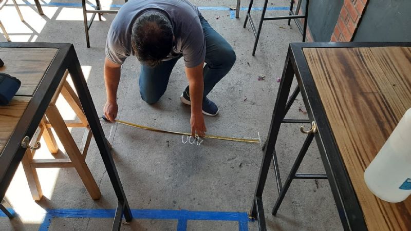 Inspectores municipales colaboran con el funcionamiento de comercios