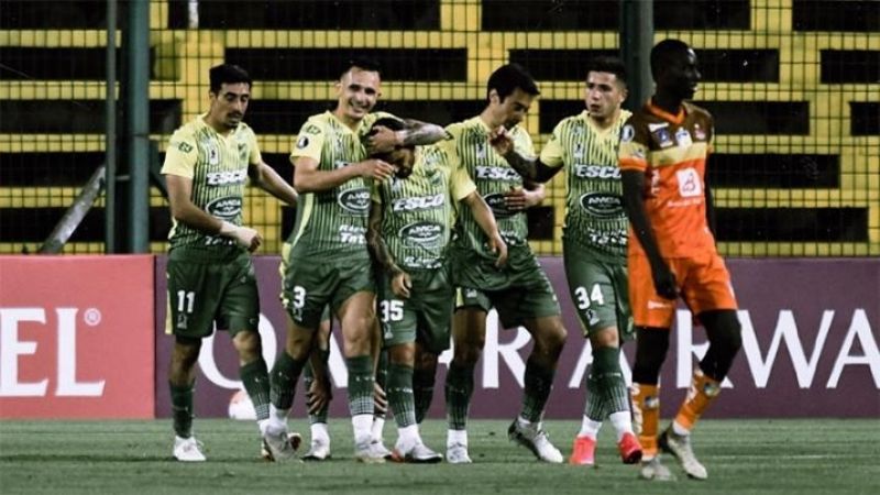 Defensa goleó, buen empate de River y caída de Racing