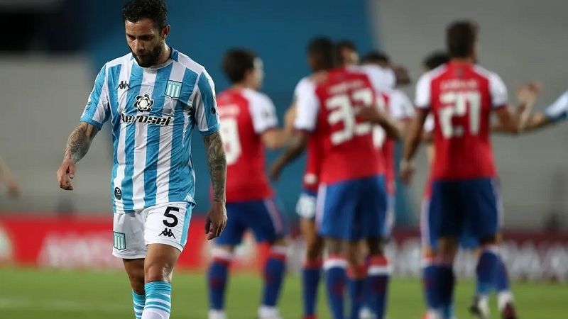 Defensa goleó, buen empate de River y caída de Racing