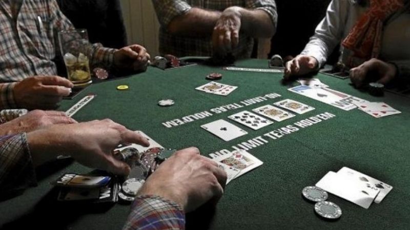 Policías de fiesta, terminaron presos